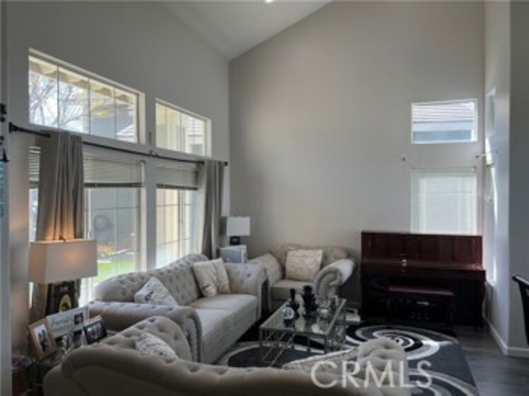 13220 Broken Bit Circle Photo